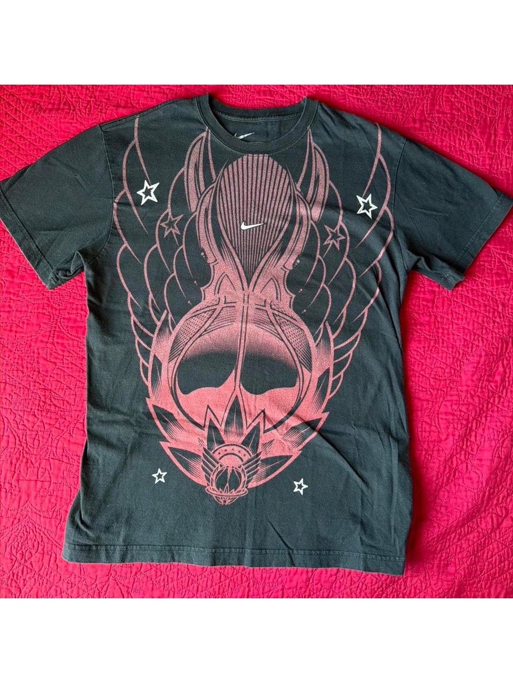 Nike black graphic T shirt size L